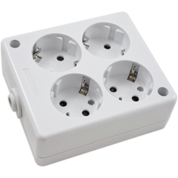 BASE CUATRO TOMAS C/T/T 16AMP 09092 